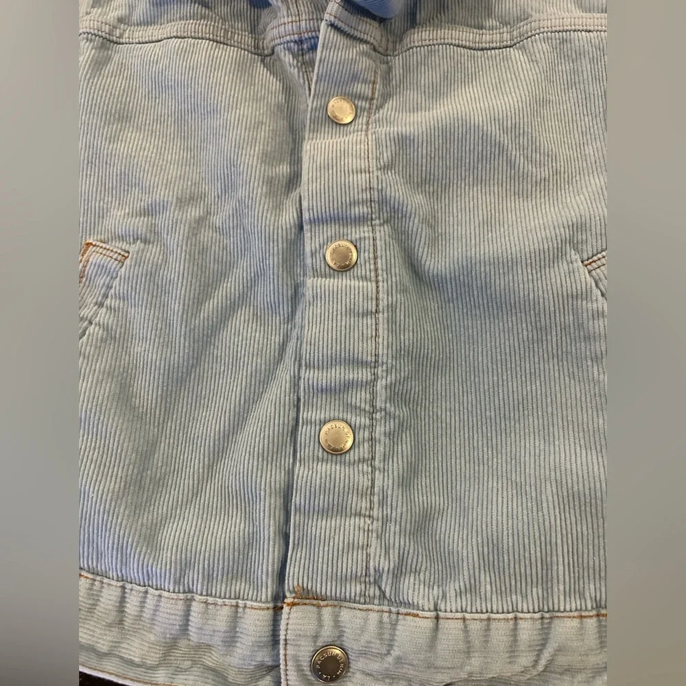 PacSun Girls Medium Light Wash Corduroy Jacket Button Front Trendy Denim Style
